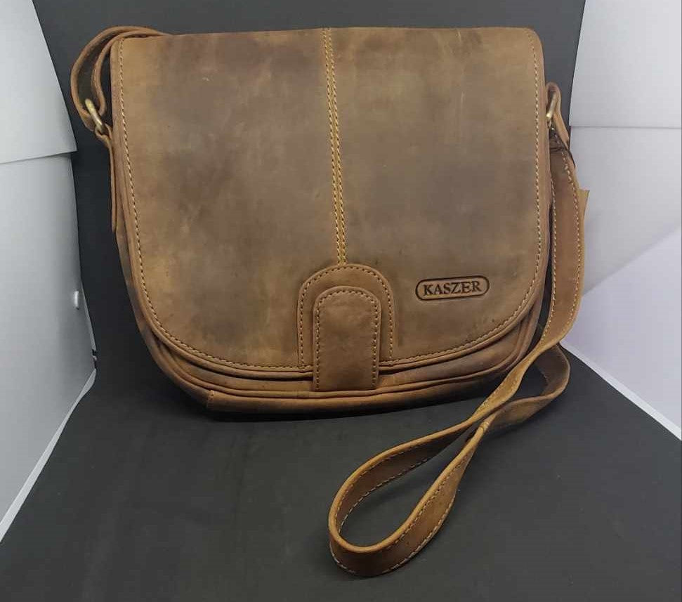 Sac bandoulière en cuir de vachette 20602