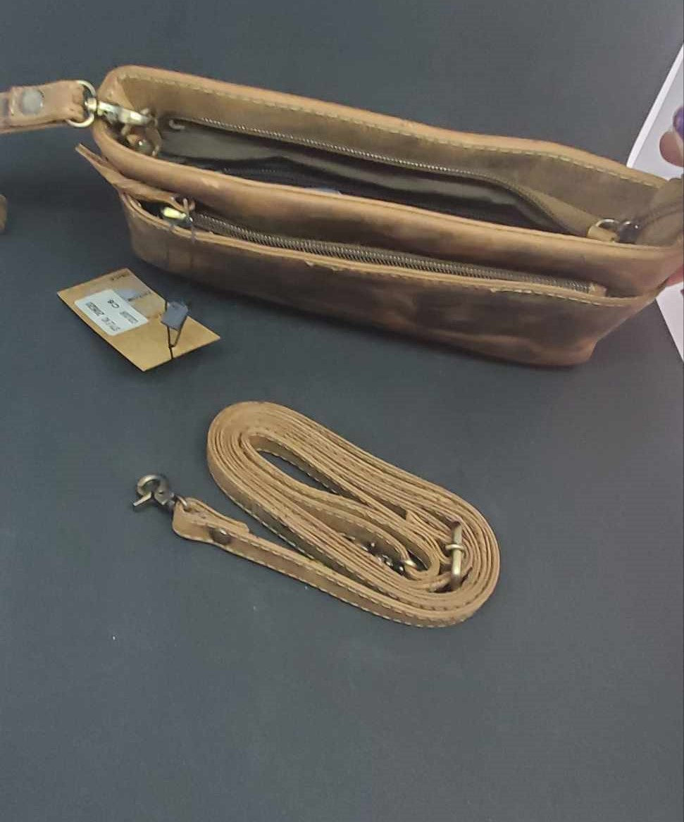 Pochette en cuir de vachette ajustable bandoulière 20620
