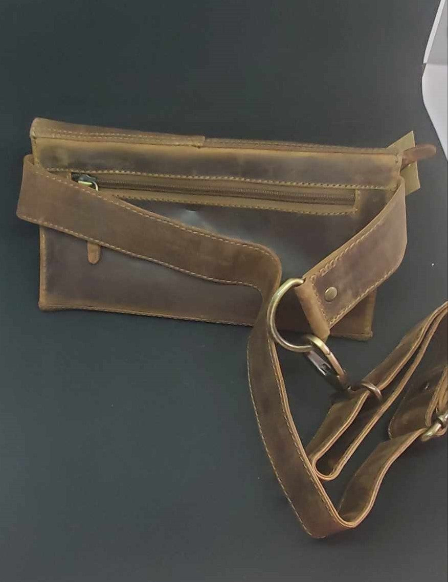 Banane plate en cuir de vachette 557204