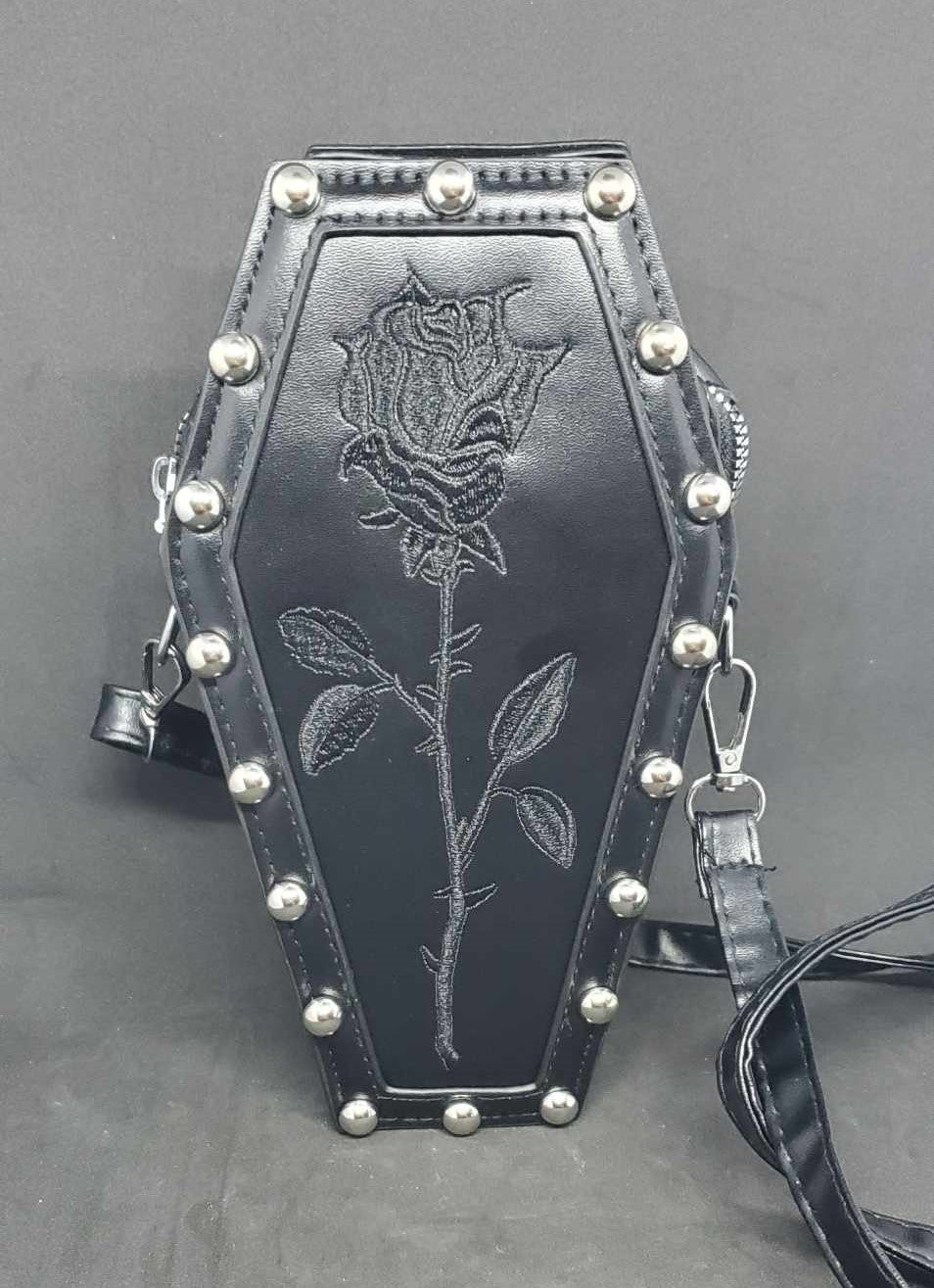 Sac cercueil rose brodée