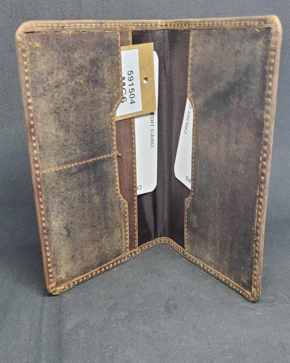 Porte passeport en cuir de buffle 591504