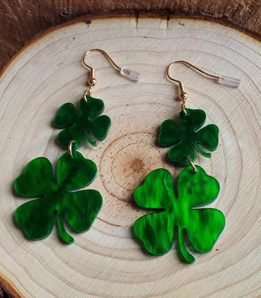 Boucles d'oreilles pendantes trèfles
