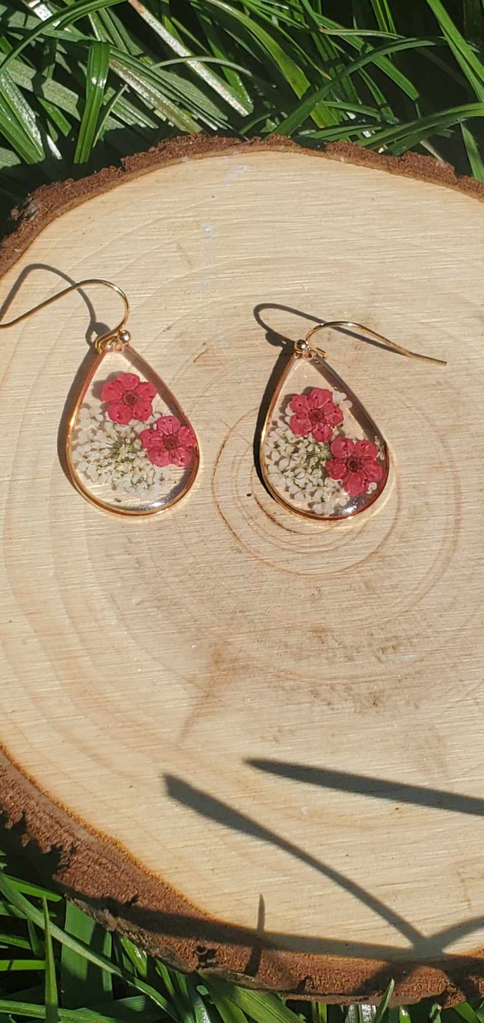 Boucles d'oreilles fleurs séchées fuschia