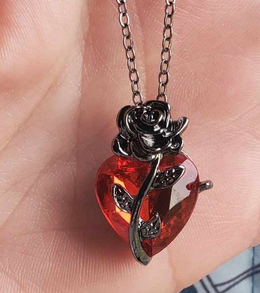 Collier coeur avec rose