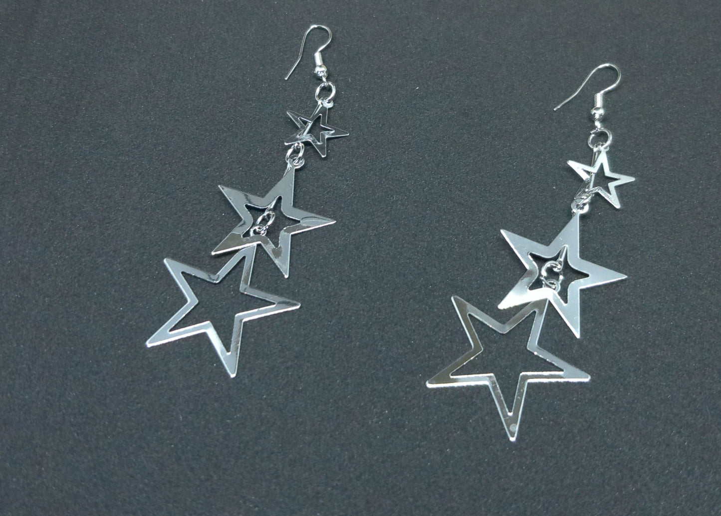 Longues boucles d'oreilles étoiles