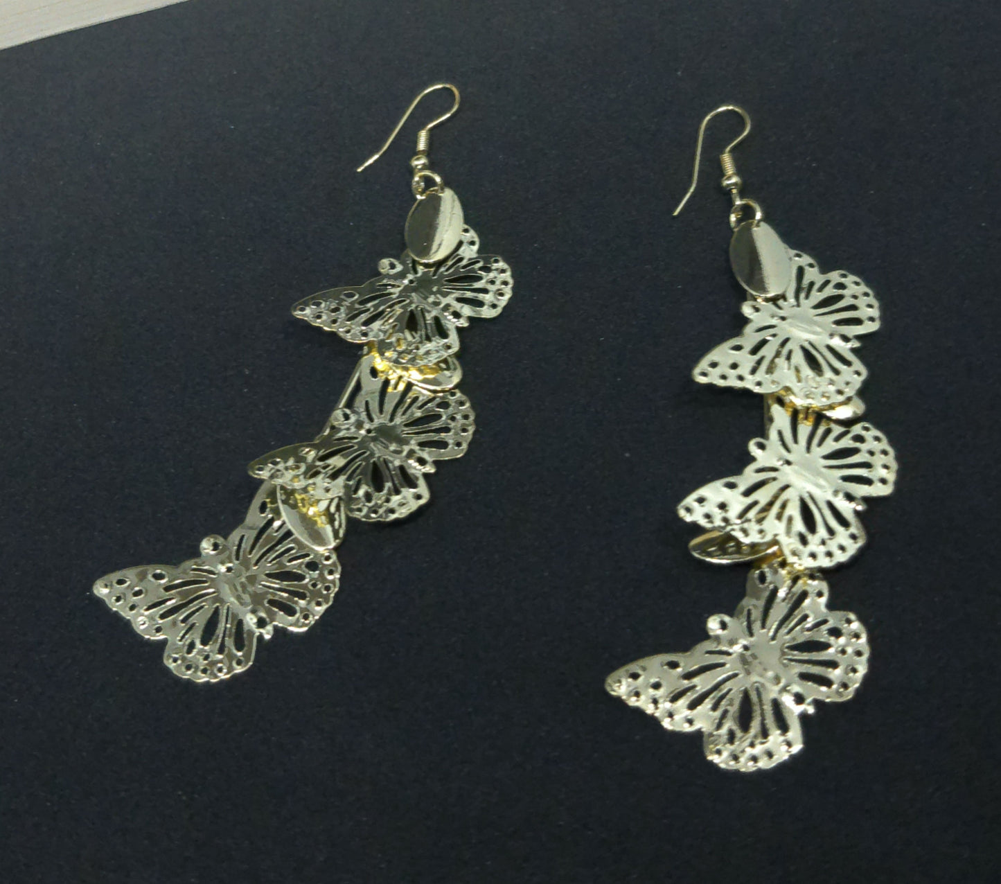 Longues boucles d'oreilles papillons