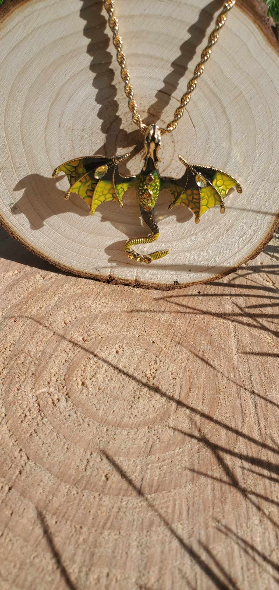 Collier dragon jaune