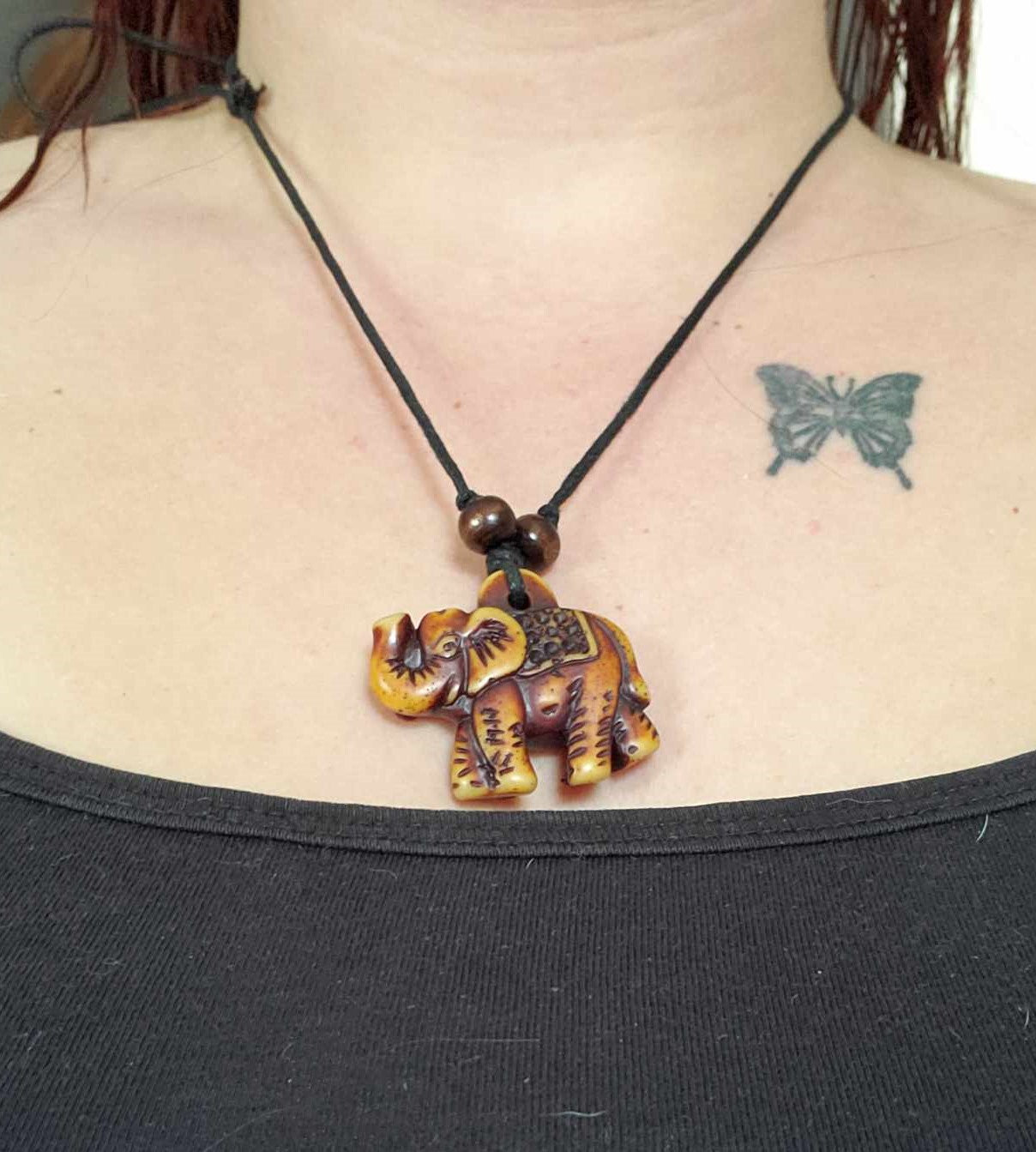 Collier en résine éléphant