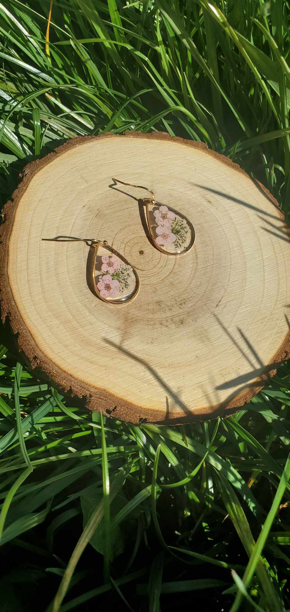 Boucles d'oreilles fleur séchées rose clair