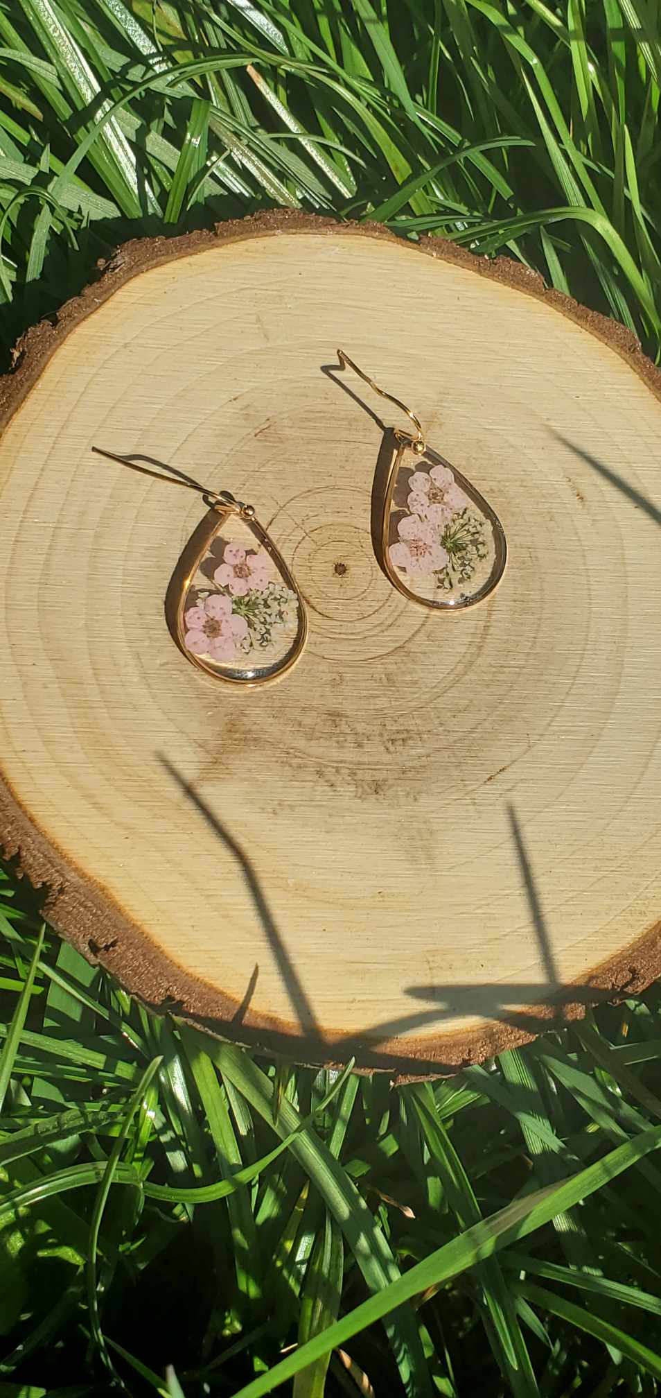 Boucles d'oreilles fleur séchées rose clair