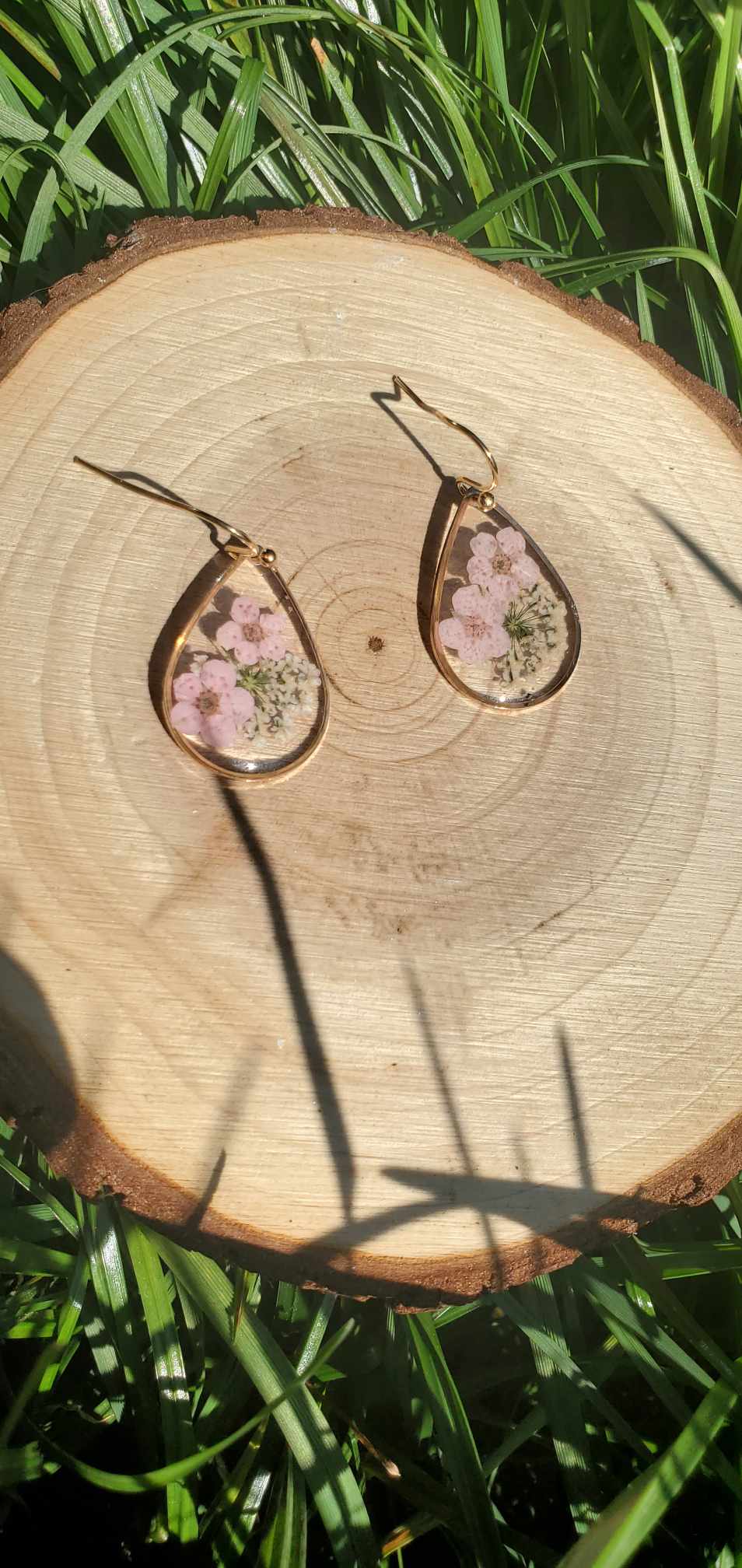 Boucles d'oreilles fleur séchées rose clair