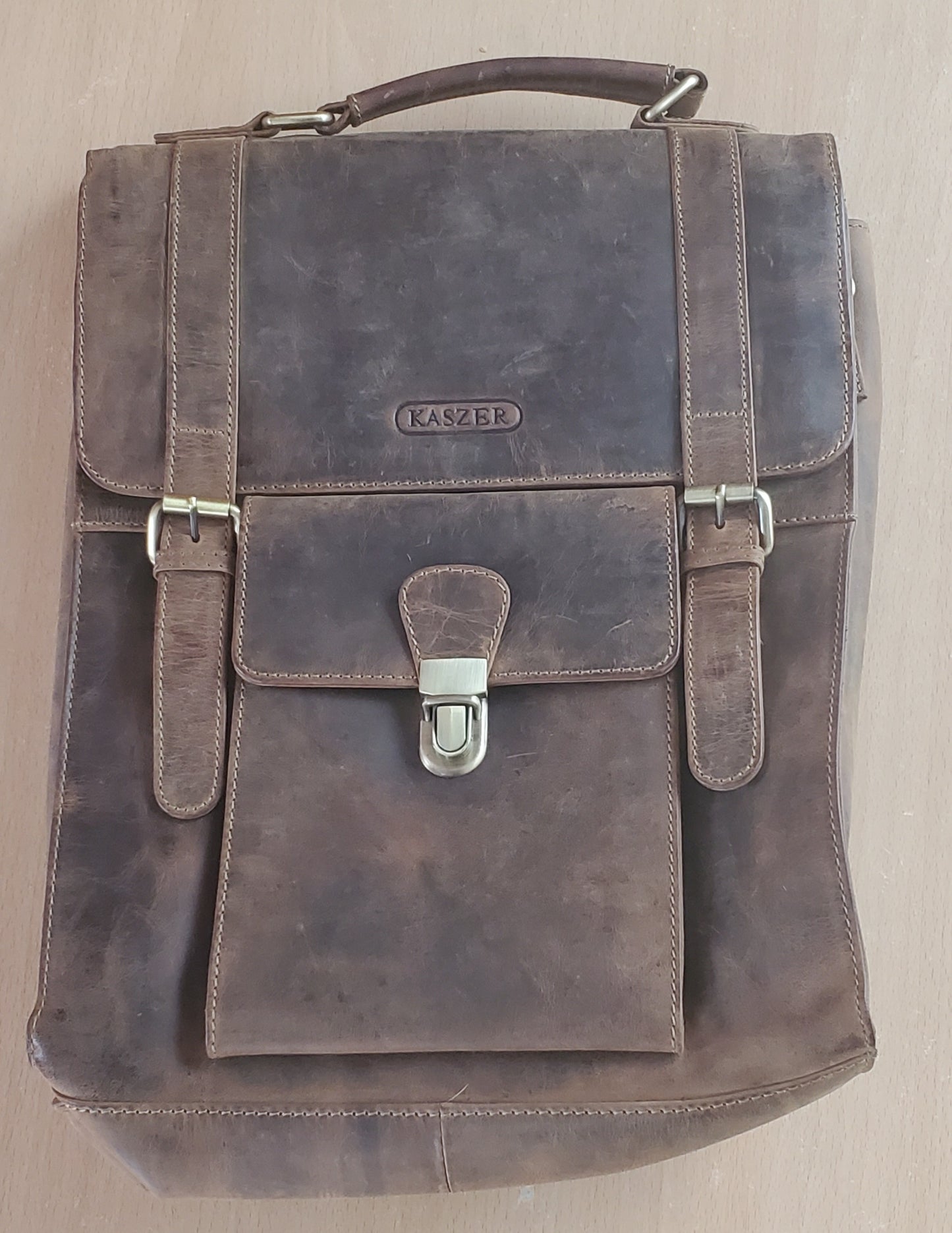 Sac à dos cartable en cuir de vachette 20857