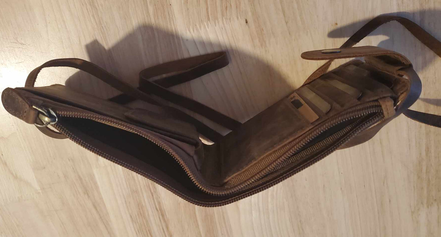 Portefeuille bandoulière ou à la ceinture en cuir de vachette 521104