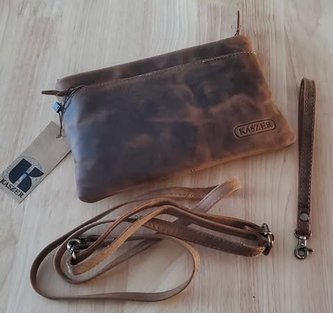 Pochette en cuir de vachette ajustable bandoulière 20620