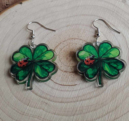 Boucles d'oreilles trèfle et coccinelle