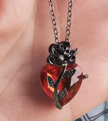 Collier coeur avec rose