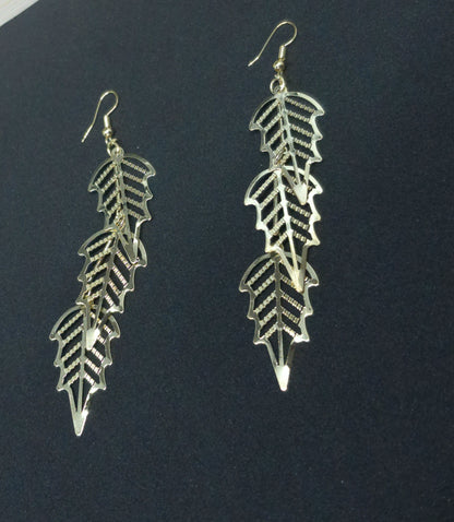 Longues boucles d'oreilles feuilles