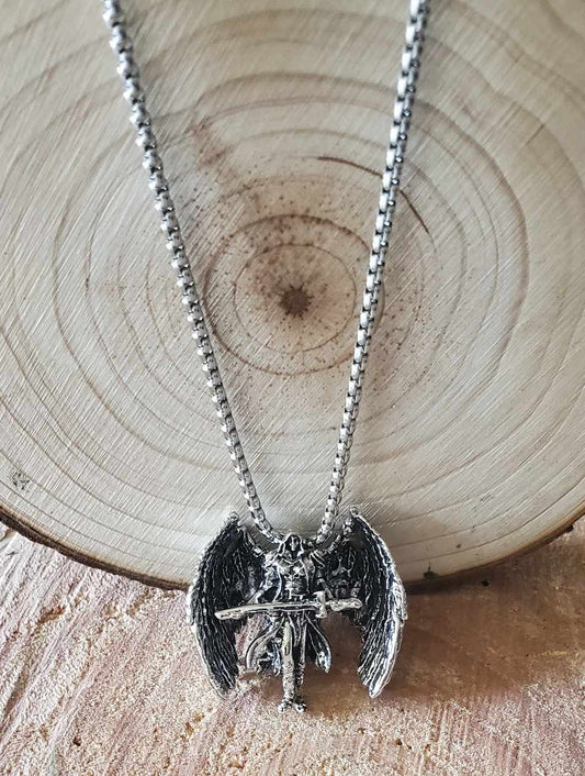 Collier chevalier ange de la mort