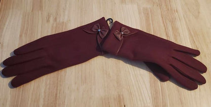 Paire de gants en daim rouge bordeaux