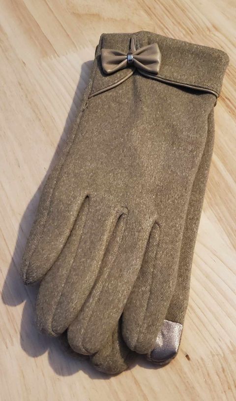 Paire de gants en daim café