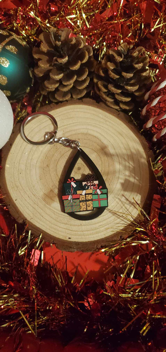 Porte clefs pile de cadeaux en bois