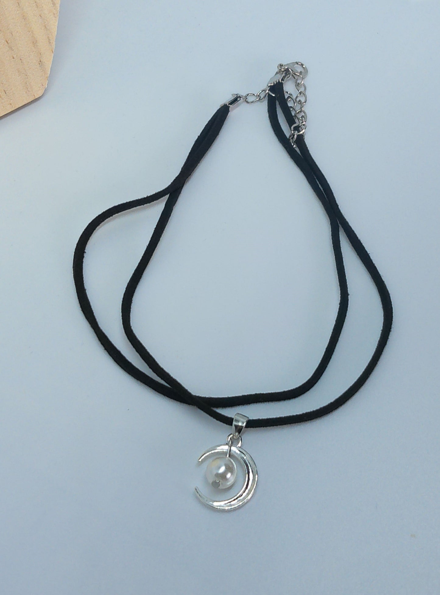 Collier ras de cou lune