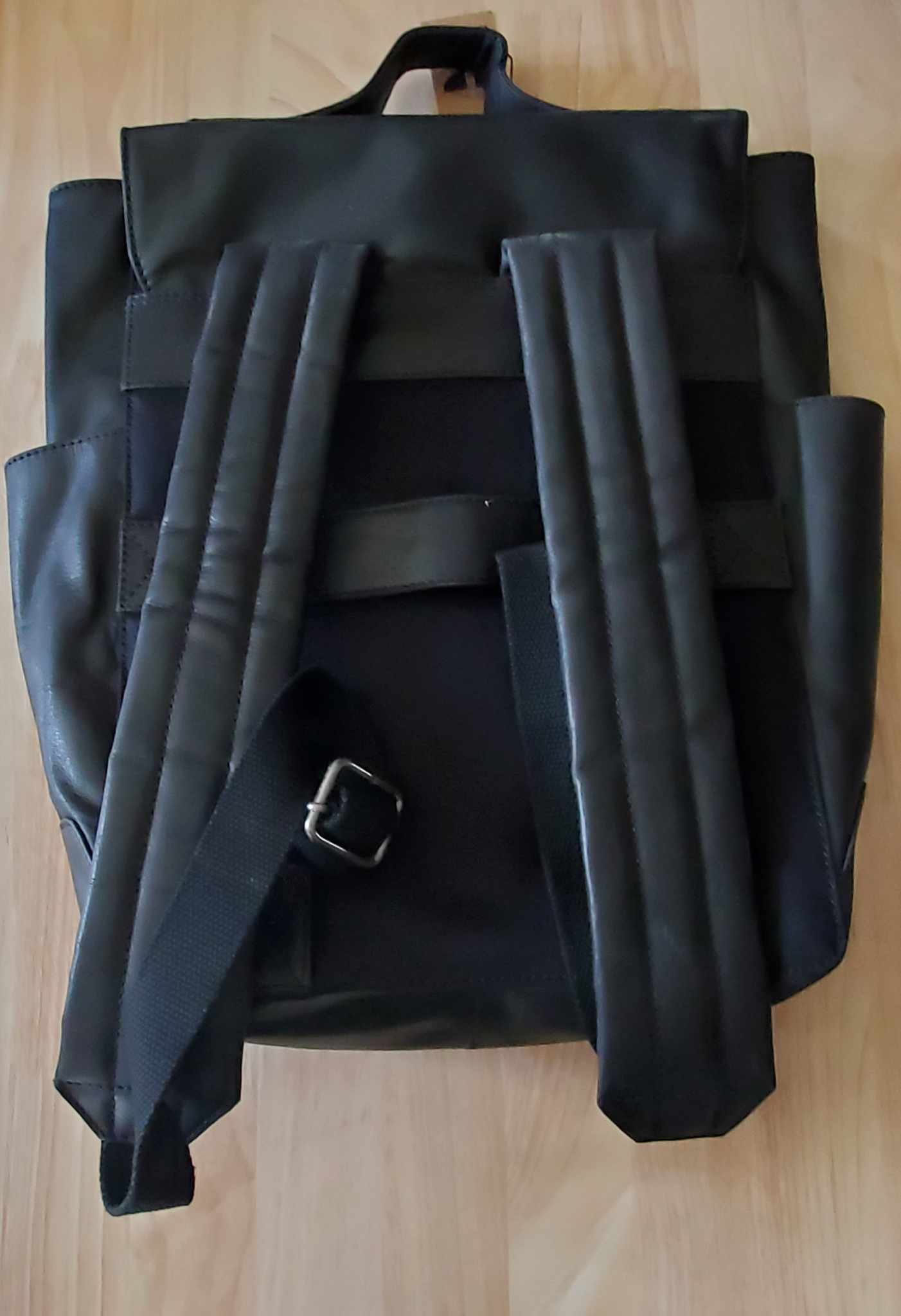 Sac à dos en cuir de vachette noir 20694