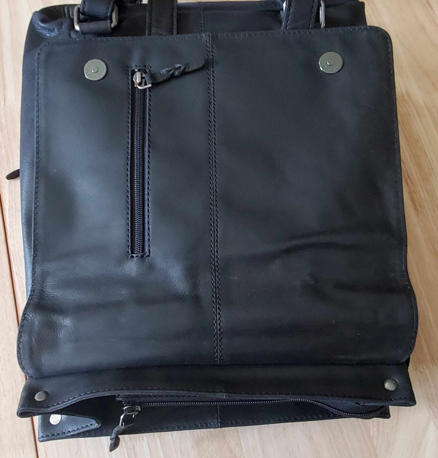 Sac à dos en cuir de vachette noir 20698